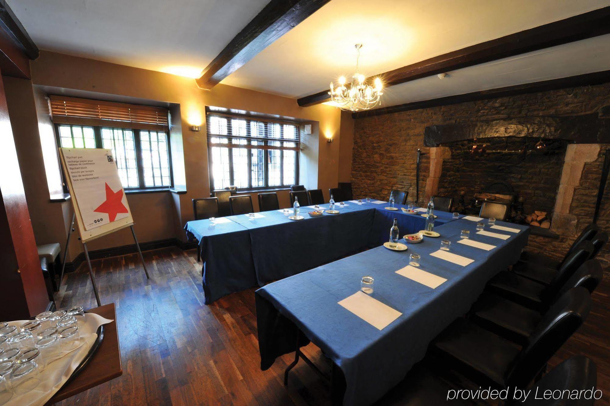 Cwrt Bleddyn Hotel & Spa Аск Бизнес фото